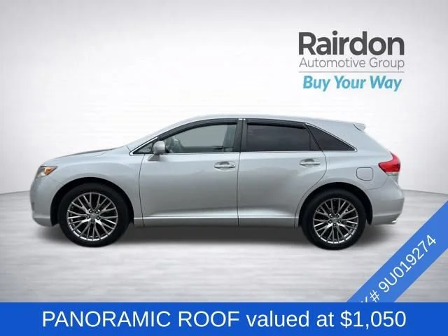 Used 2009 Classic Silver Metallic Toyota Base image 4