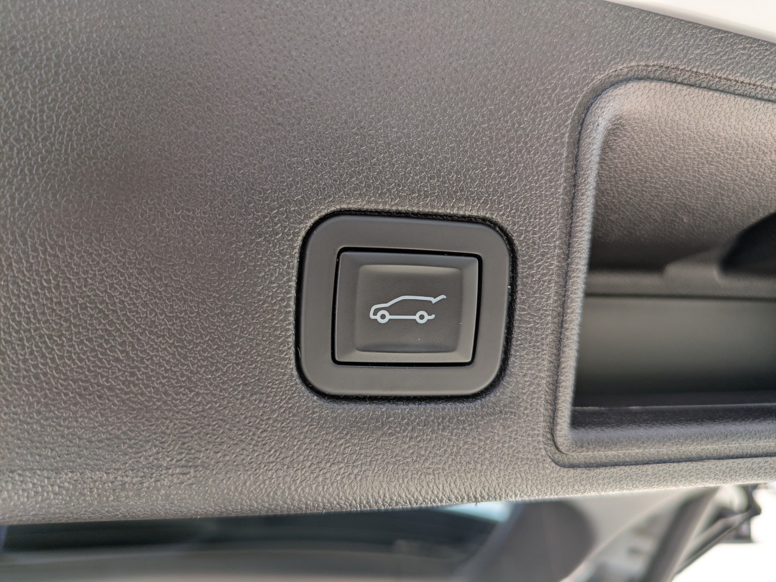 Used 2018 Summit White GMC DENALI image 12
