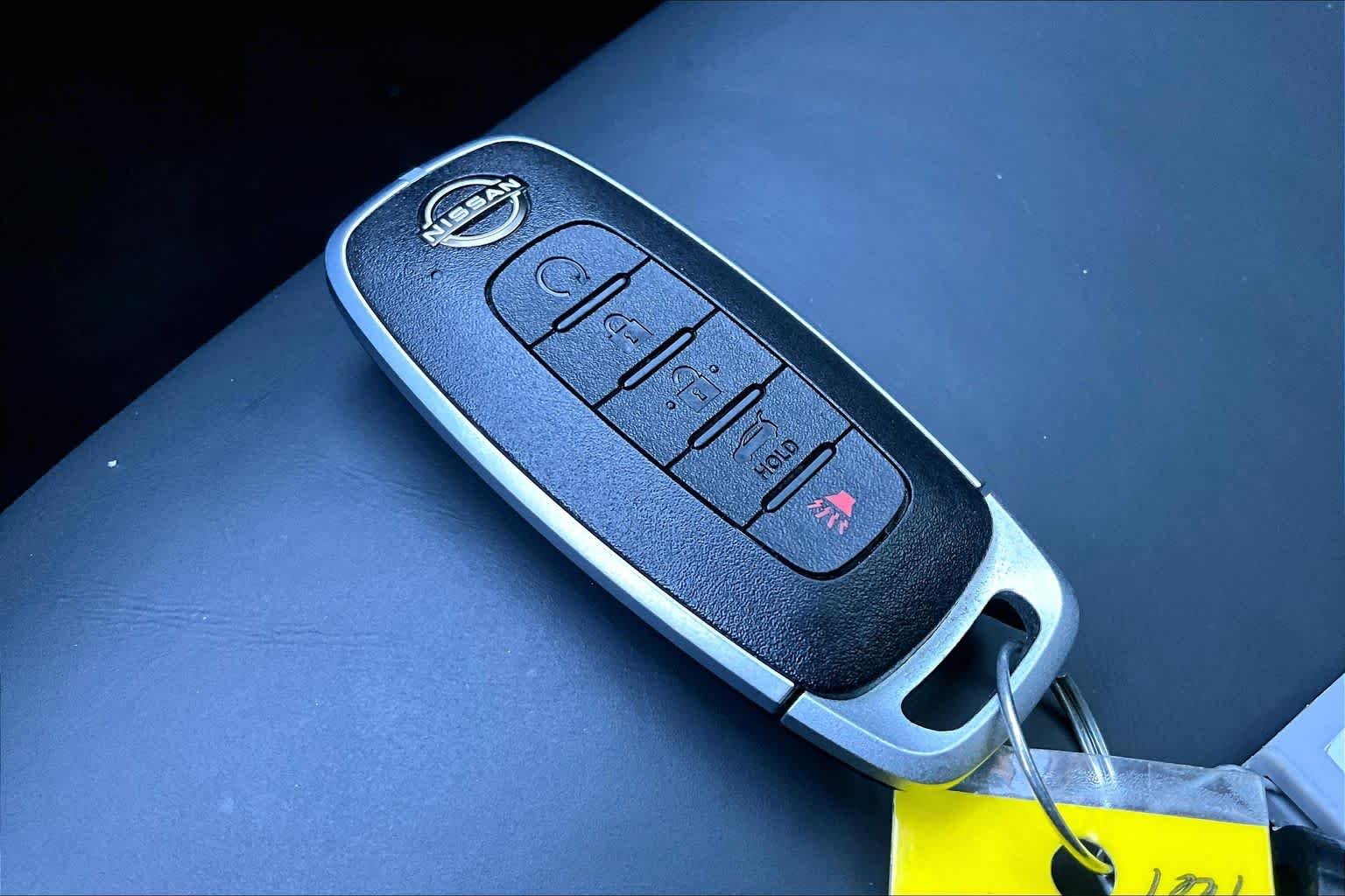 Used 2025 Gun Metallic Nissan Platinum image 15
