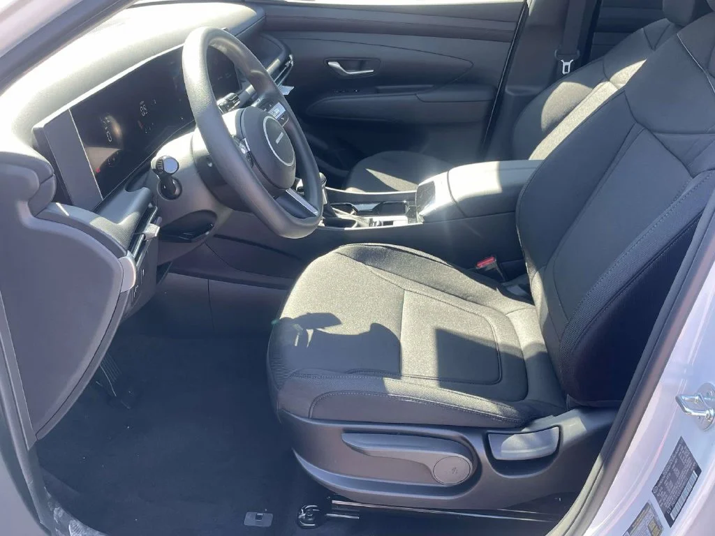 New 2026 White Hyundai SE image 23
