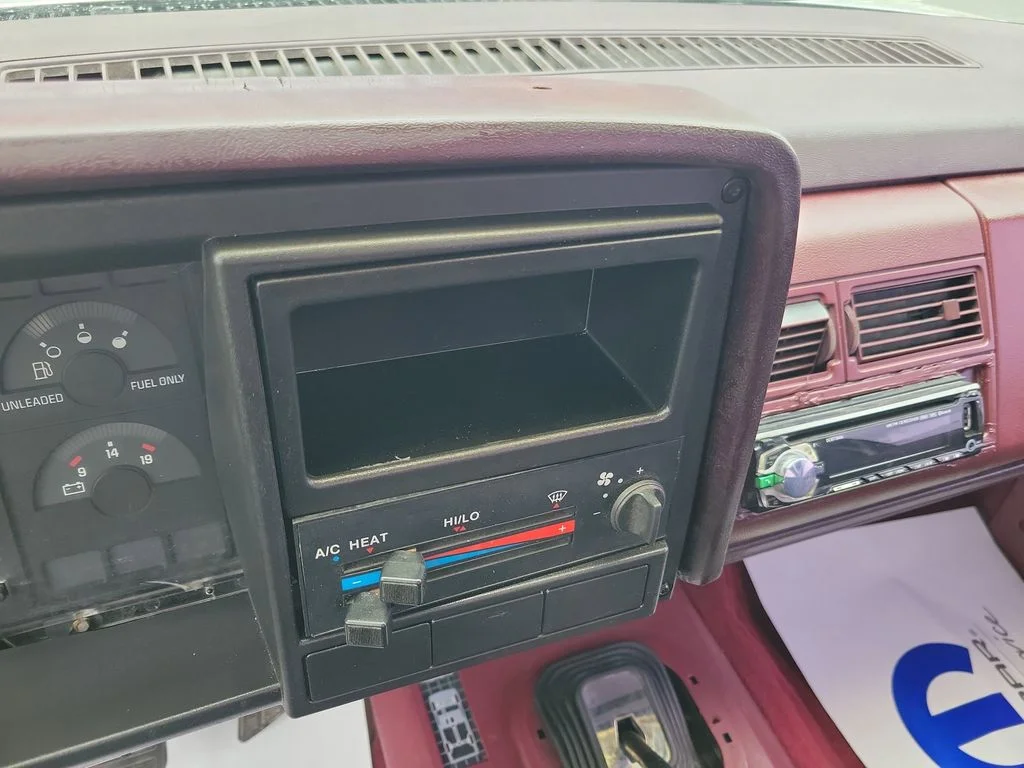 Used 1988 Silver Chevrolet  image 18