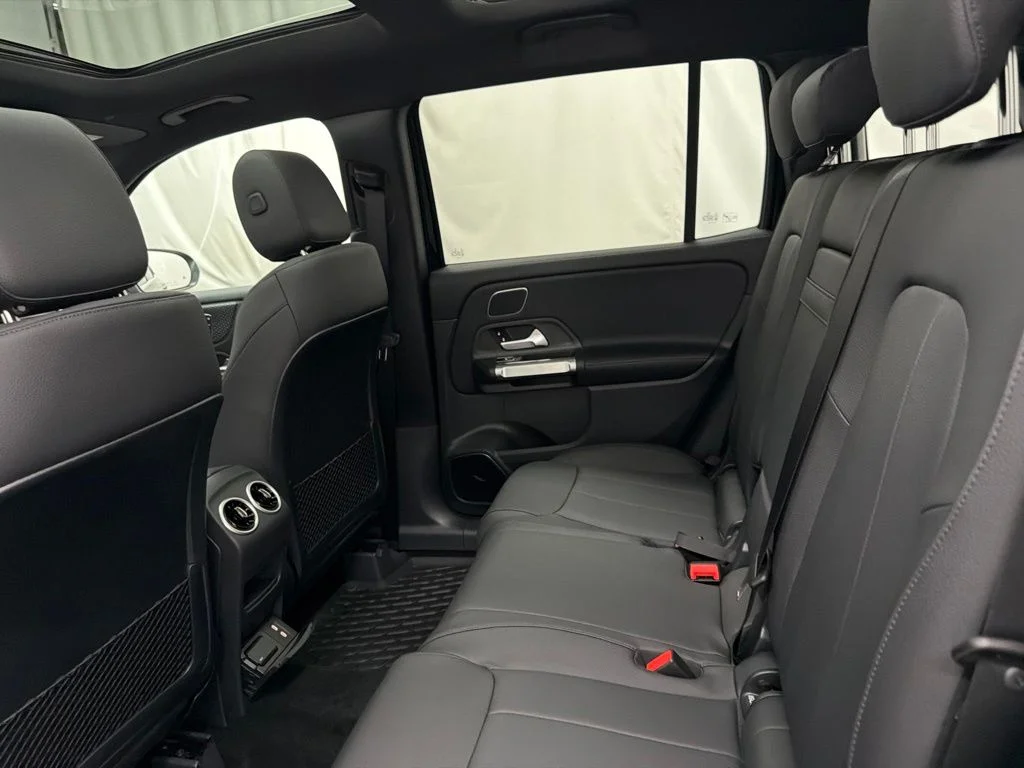 New 2026 Black Mercedes-Benz GLB 250 image 19