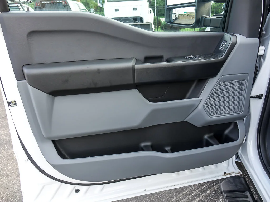 New 2026 Oxford White Ford XL image 21