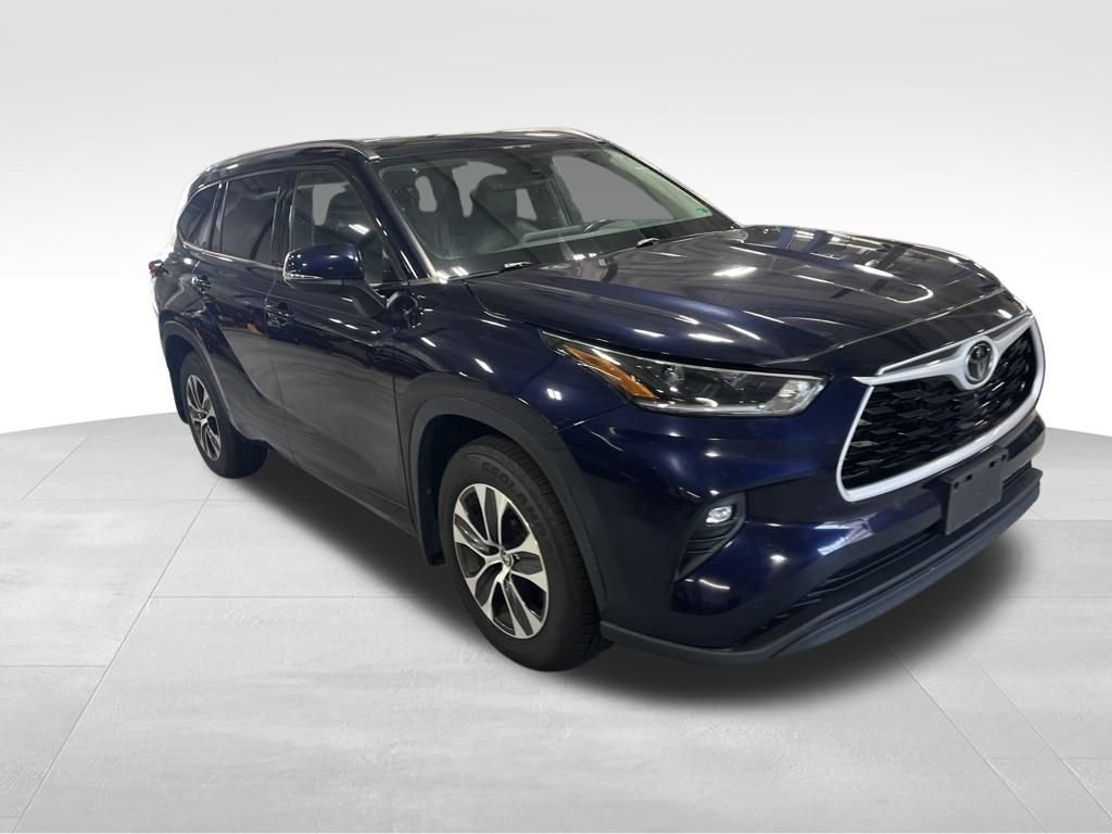 Used 2021  Toyota XLE image 23