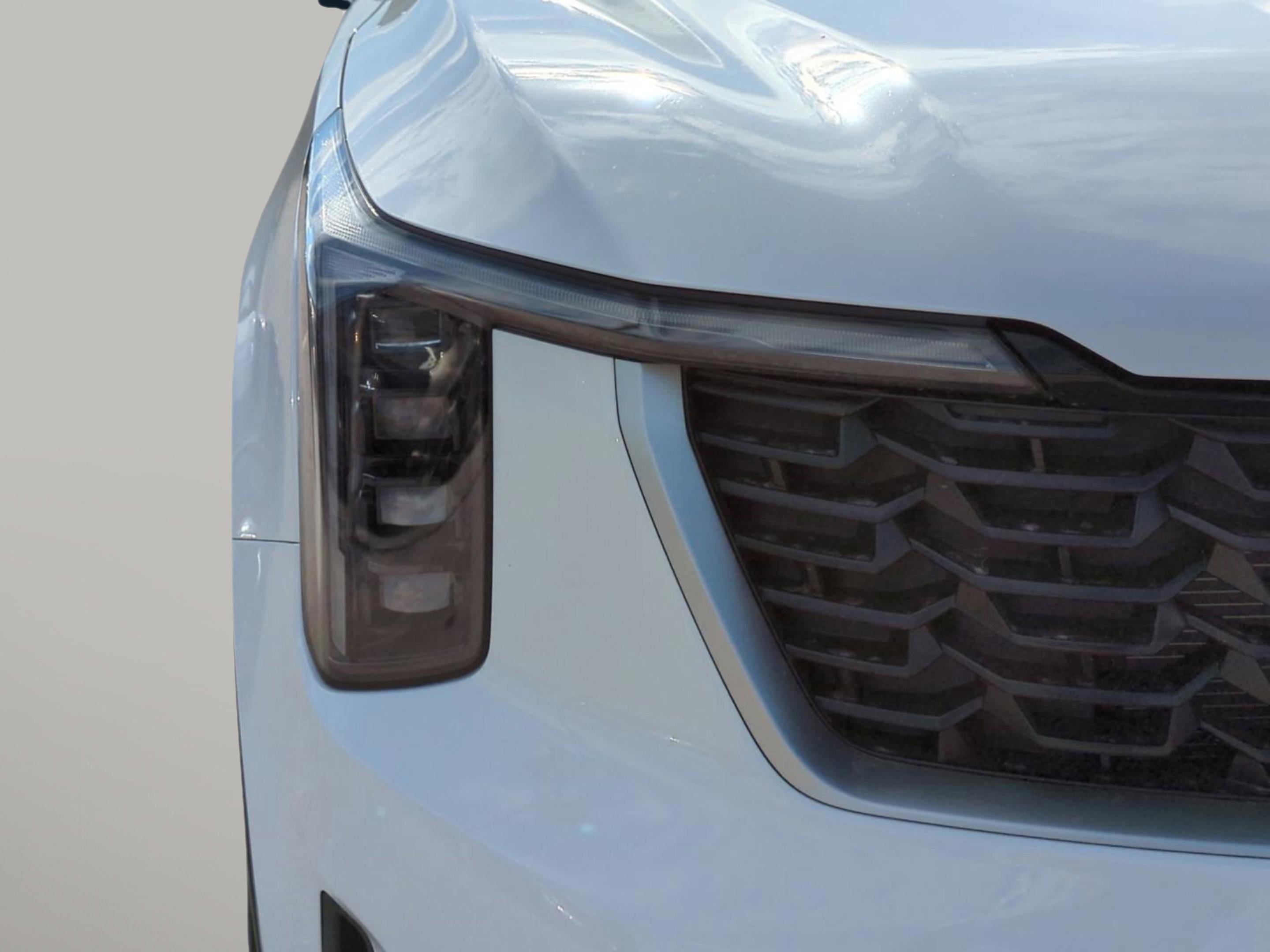 New 2026 Glacial White Pearl Kia LX image 13