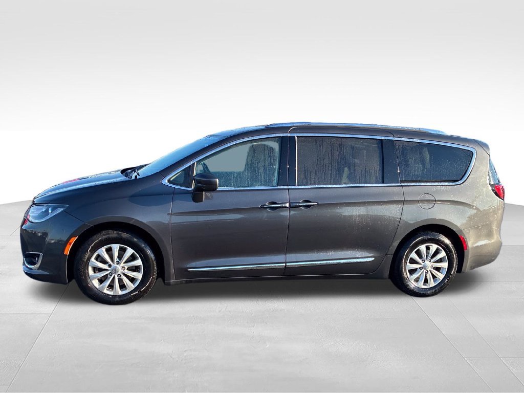 Used 2019 Gray Chrysler Touring L image 2