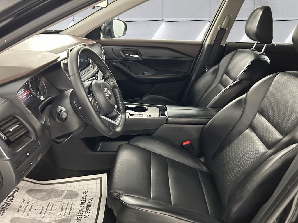 Used 2022 Black Nissan SV image 7