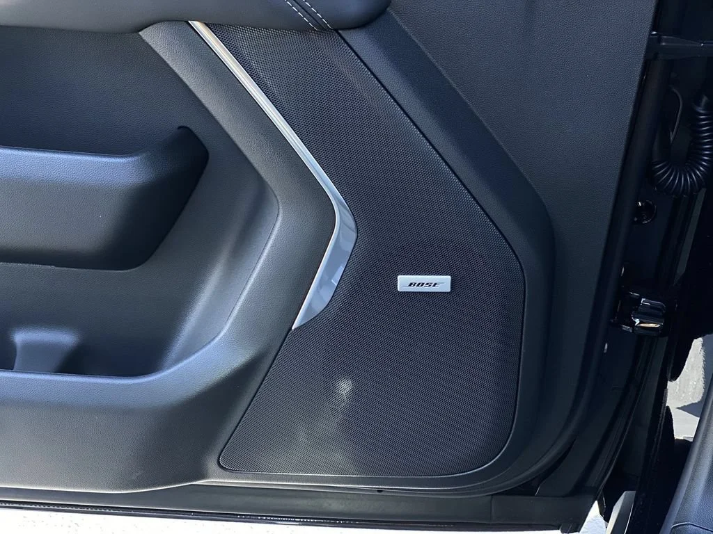 Used 2026 Onyx Black GMC Elevation image 31