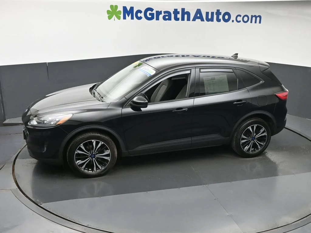 Used 2022 Black Ford SE image 23