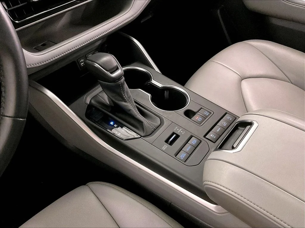 Used 2022 Gray Toyota XLE image 19