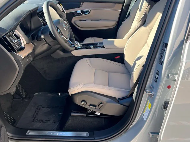 2026 Volvo XC90 Plus - Photo 20