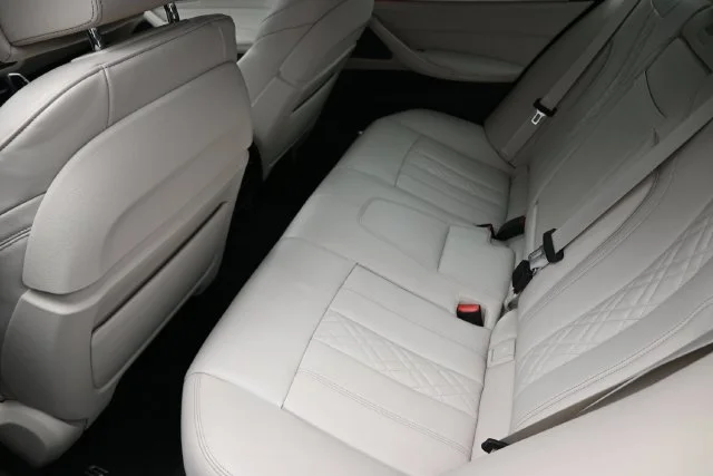 2023 BMW 5 Series M550i - Photo 18