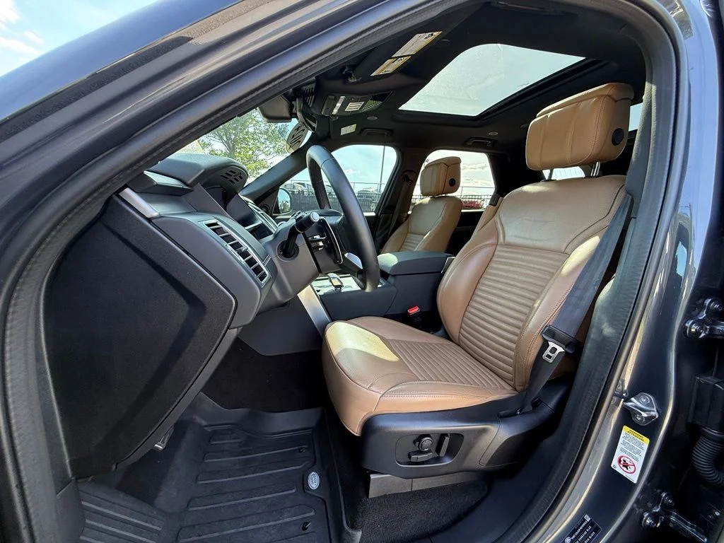 Used 2024 Blue Land Rover Dynamic SE image 21