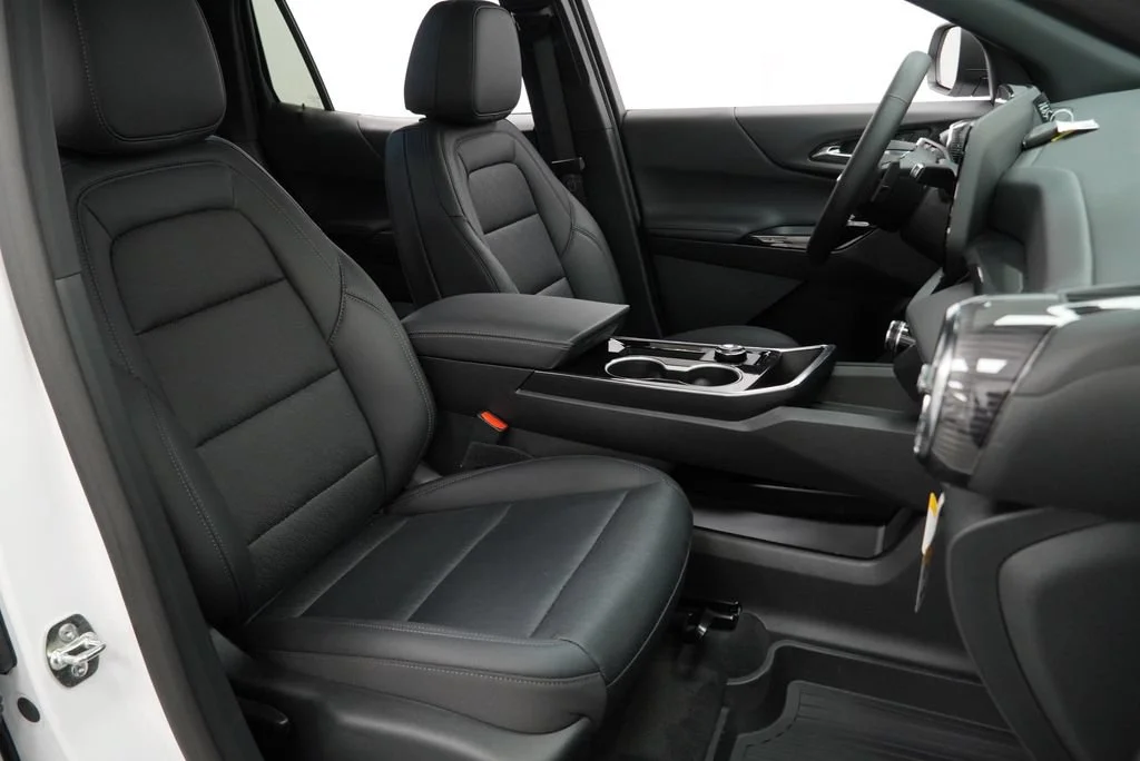 New 2027 Summit White Chevrolet LT image 29