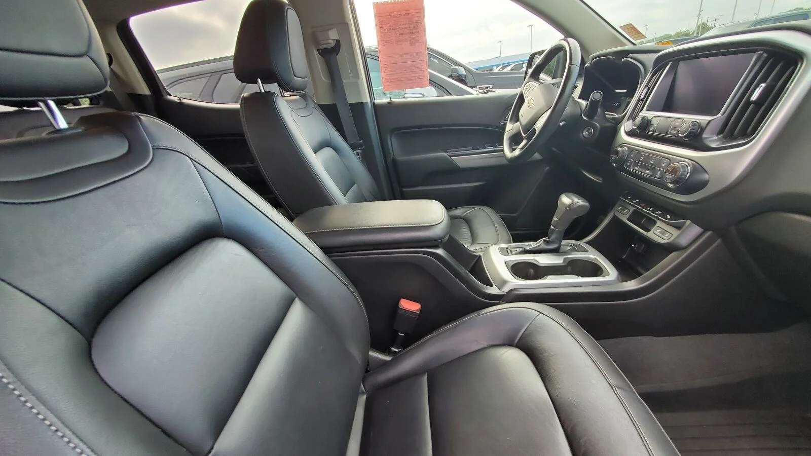 Used 2019 BLACK Chevrolet 4WD LT image 4