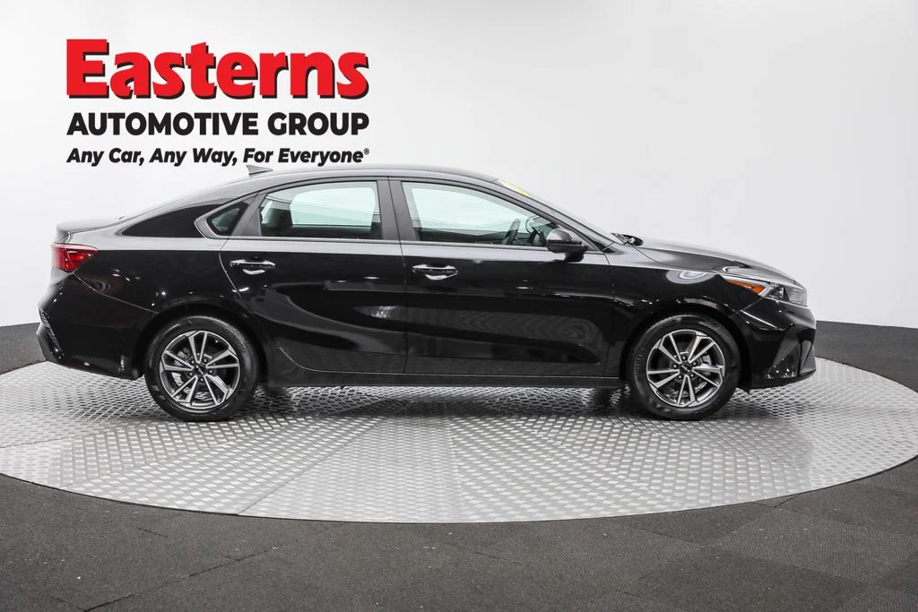 Used 2024 Black Kia LXS image 4