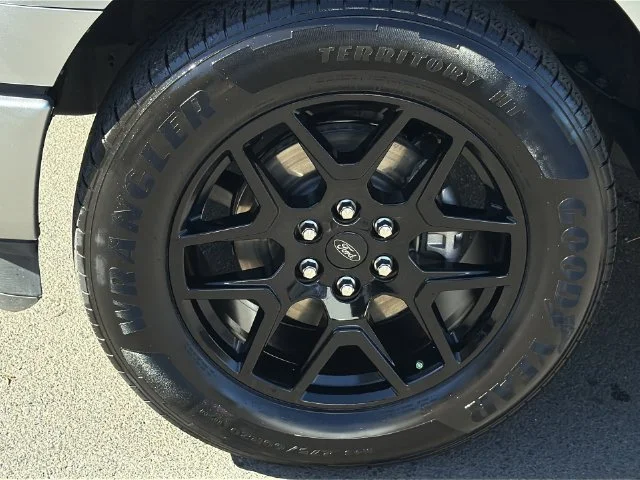 Used 2024 Silver Ford XLT image 16