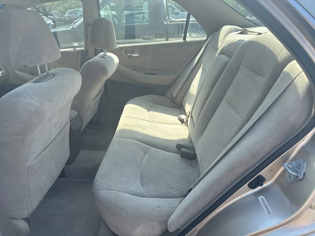 Used 2001 Gold Honda LX image 6