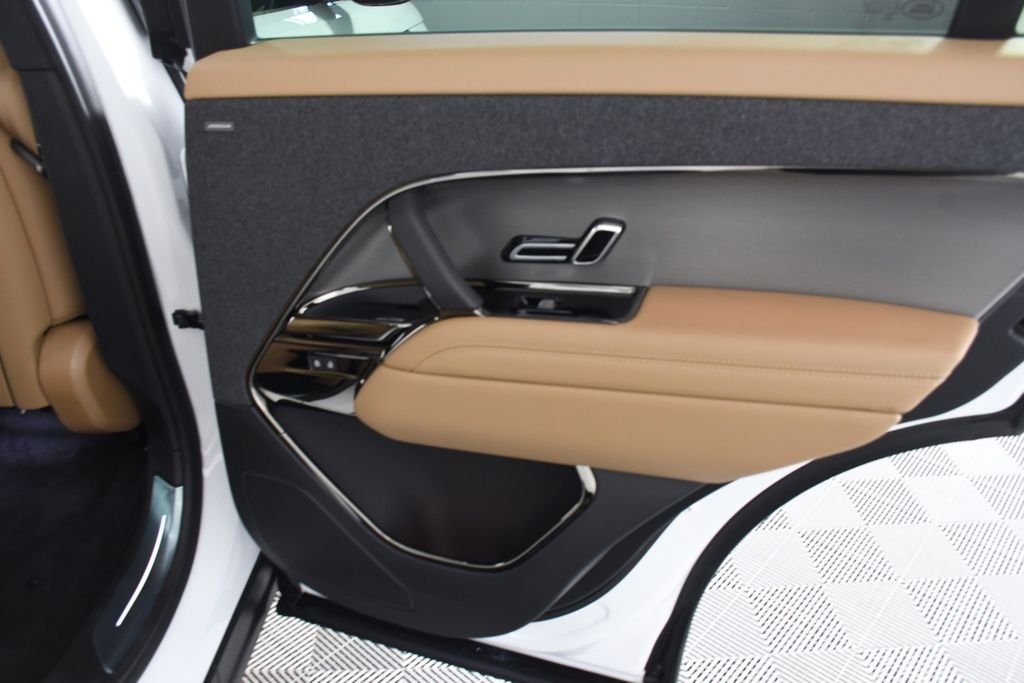 New 2026 Fuji White Land Rover SE image 20