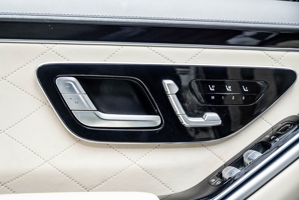 Used 2023 Gray Mercedes-Benz S 580 image 35