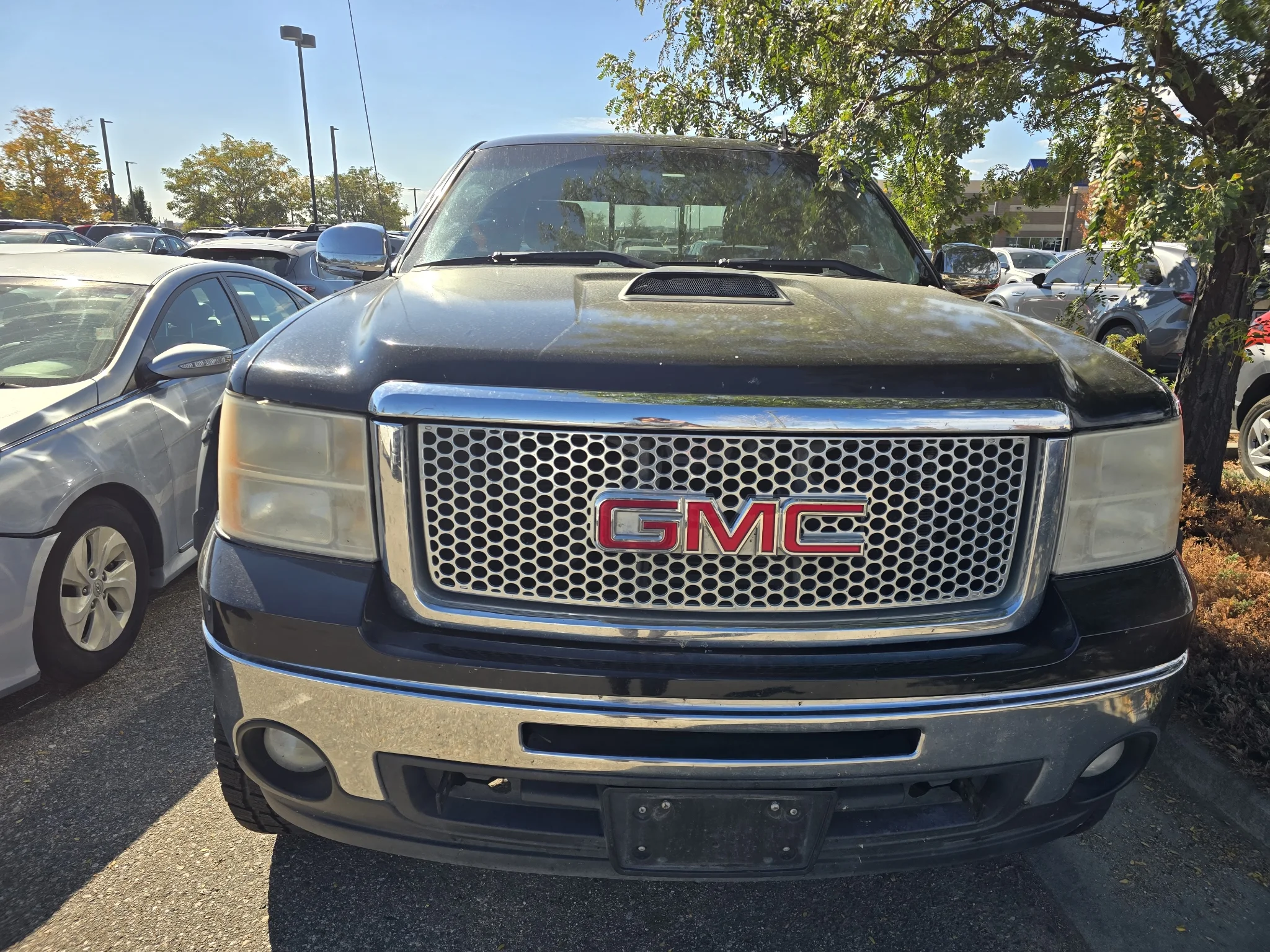 Used 2012 Onyx Black GMC SLT image 8