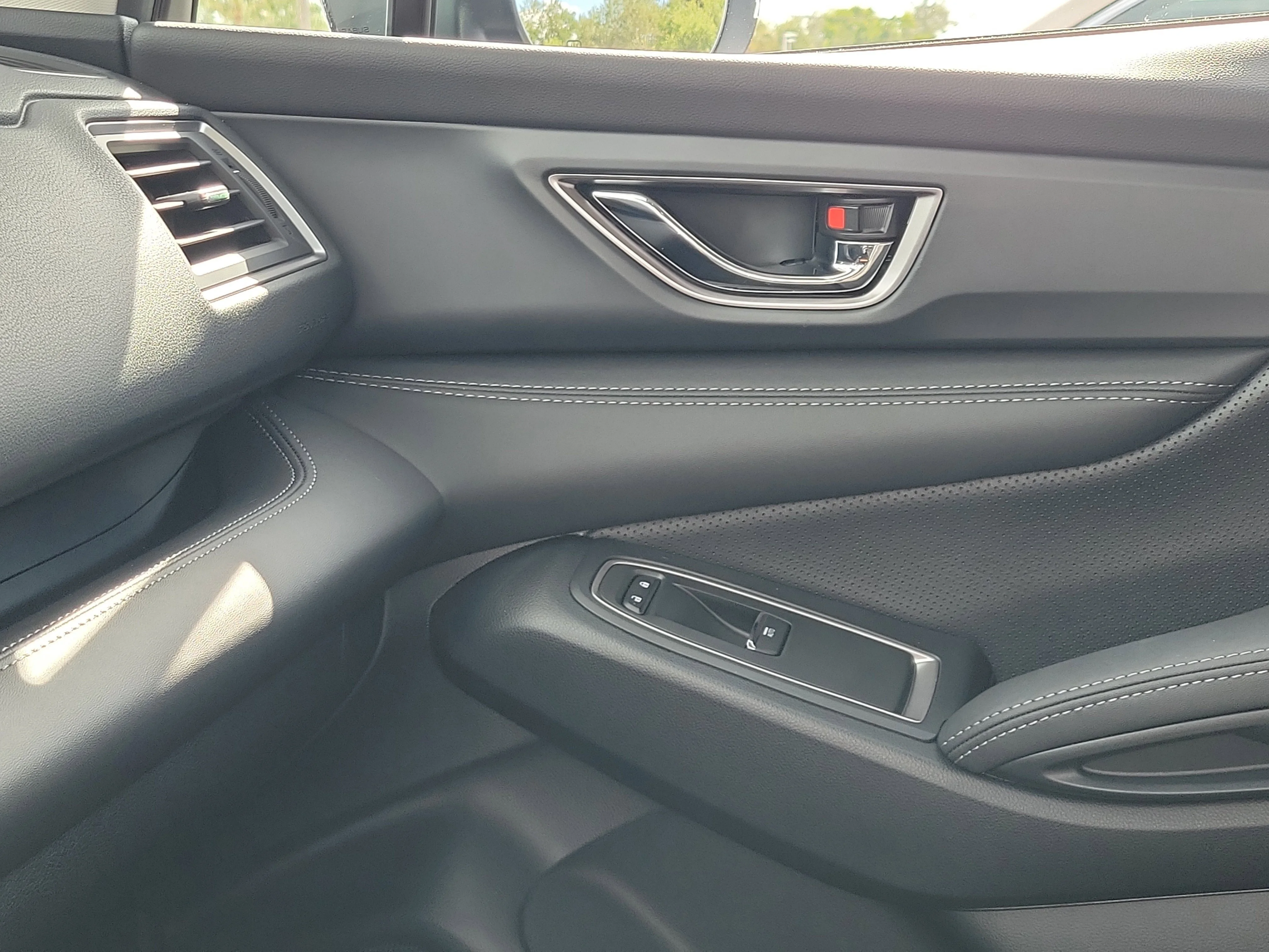 Used 2026 Ice Silver Metallic Subaru Limited image 31