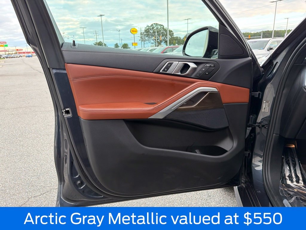 Used 2022 Arctic Gray Metallic BMW xDrive40i image 13