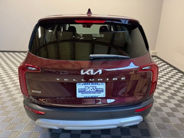Used 2022 Sangria Red Kia LX image 11