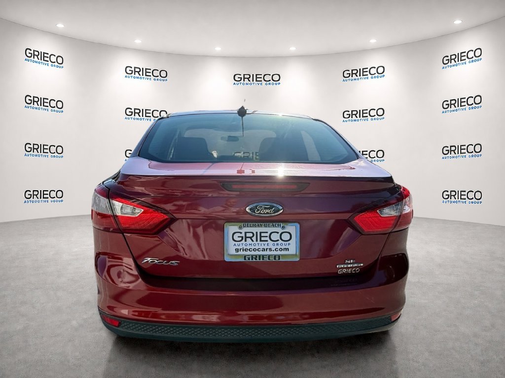 Used 2013 Red Ford SE image 6