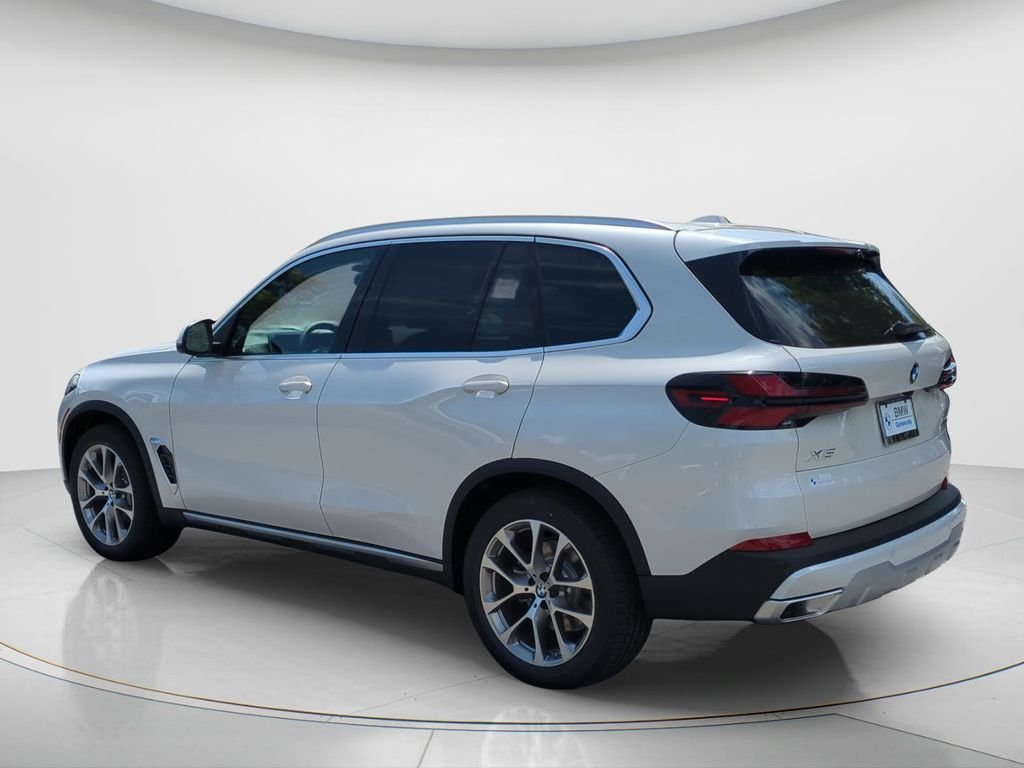 Certified Used 2026 Mineral White Metallic BMW xDrive40i image 7