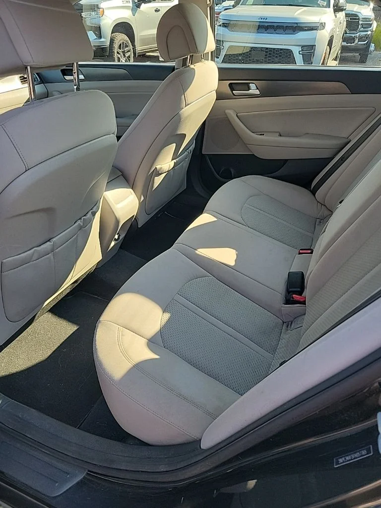 Used 2015 Phantom Black Hyundai Sport image 10