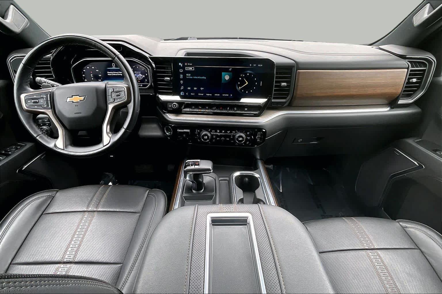 Used 2022 Black Chevrolet High Country image 15
