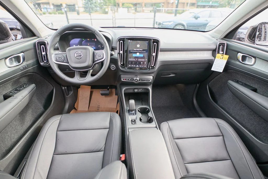 2026 Volvo XC40 Core - Photo 24