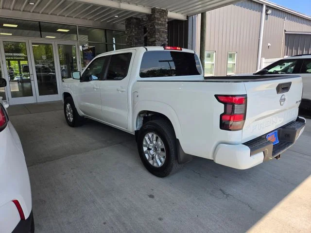 Used 2023 Glacier White Nissan SV image 4