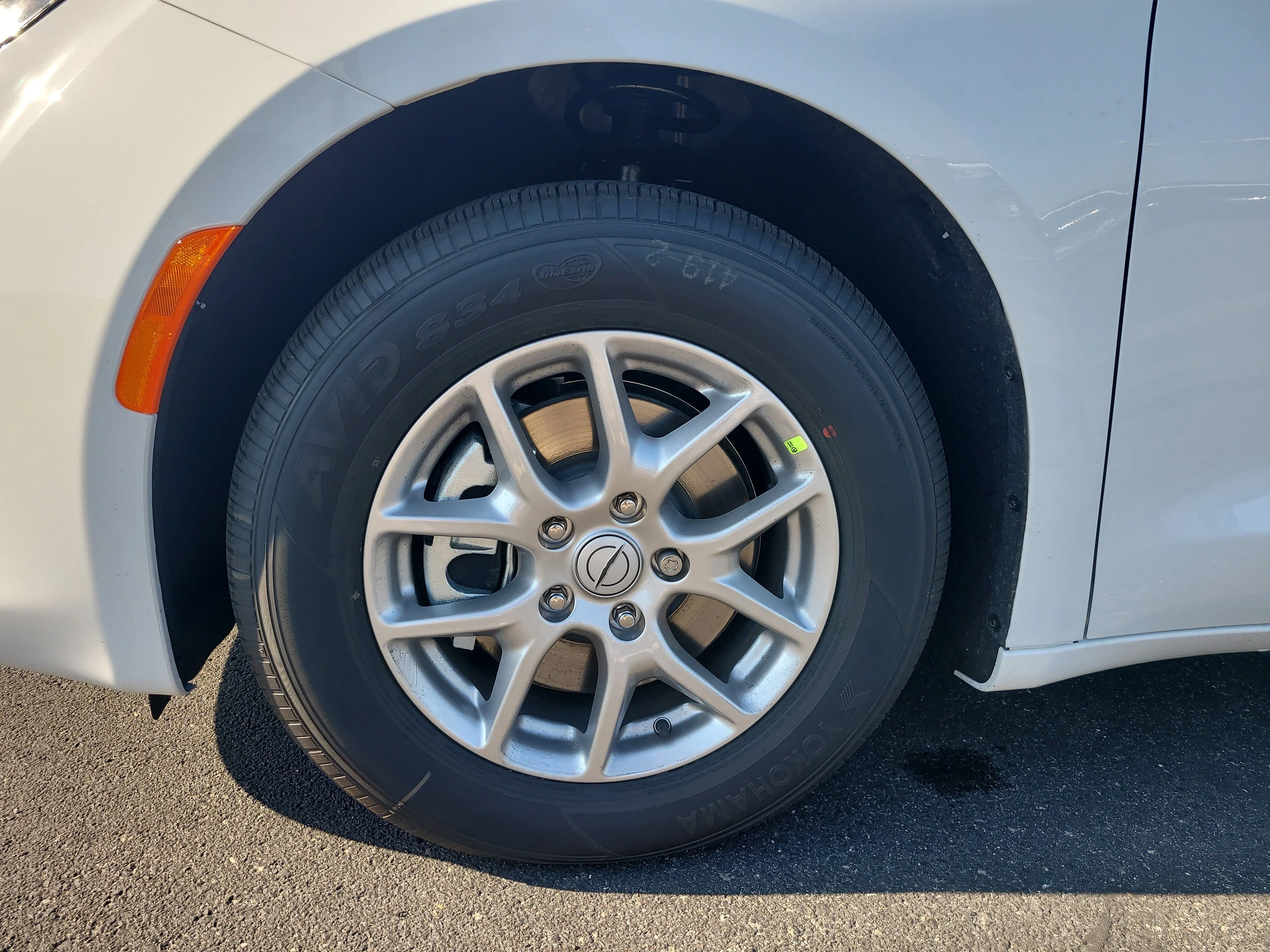 New 2026 Bright White Clearcoat Chrysler LX image 10
