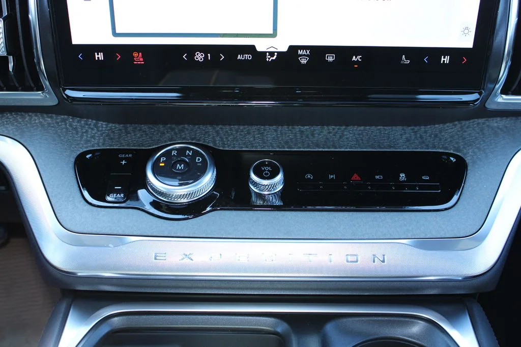 New 2026 Oxford White Ford Tremor® image 32