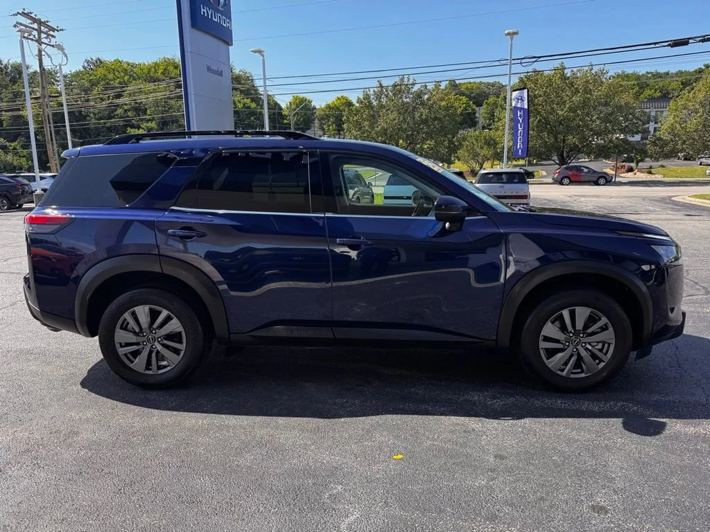 Used 2025 Blue Nissan SV image 5