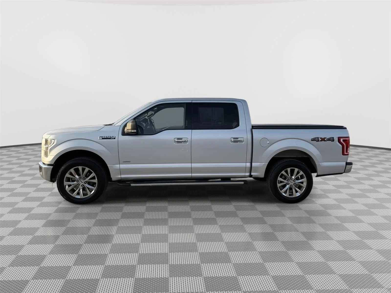 Used 2016 Ingot Silver Metallic Ford XLT image 4