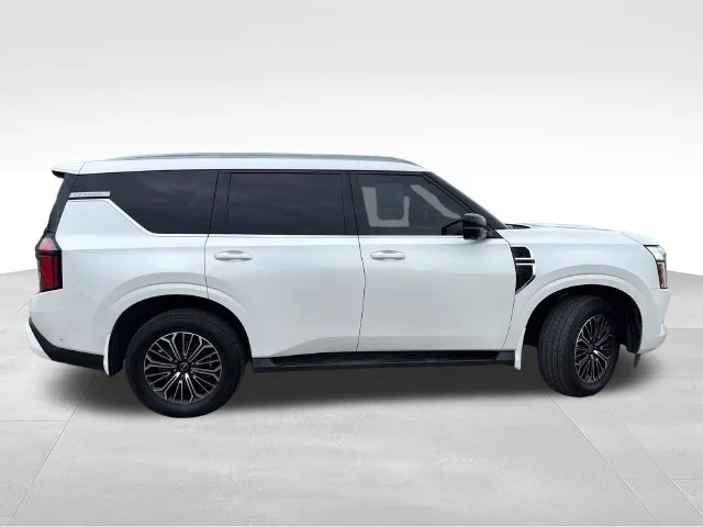 Used 2025 White Nissan SL image 9