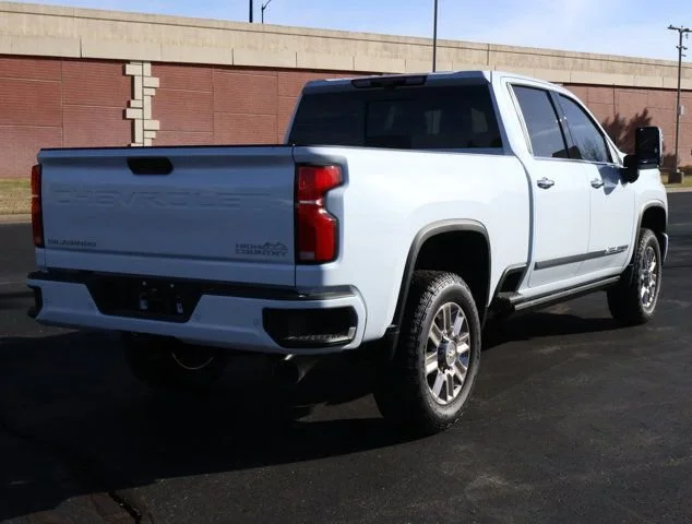 2026 Chevrolet Silverado 2500 HD High Country - Photo 32