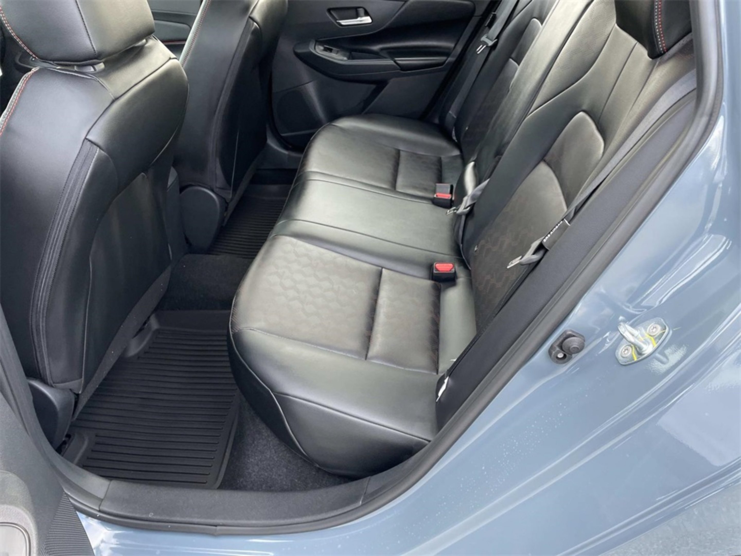 2026 Nissan Sentra SR - Photo 8