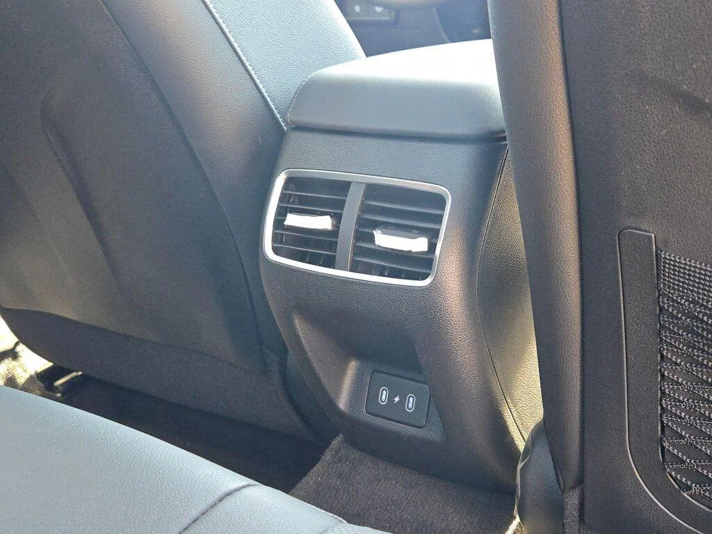 2025 Hyundai Sonata Hybrid Limited - Photo 12