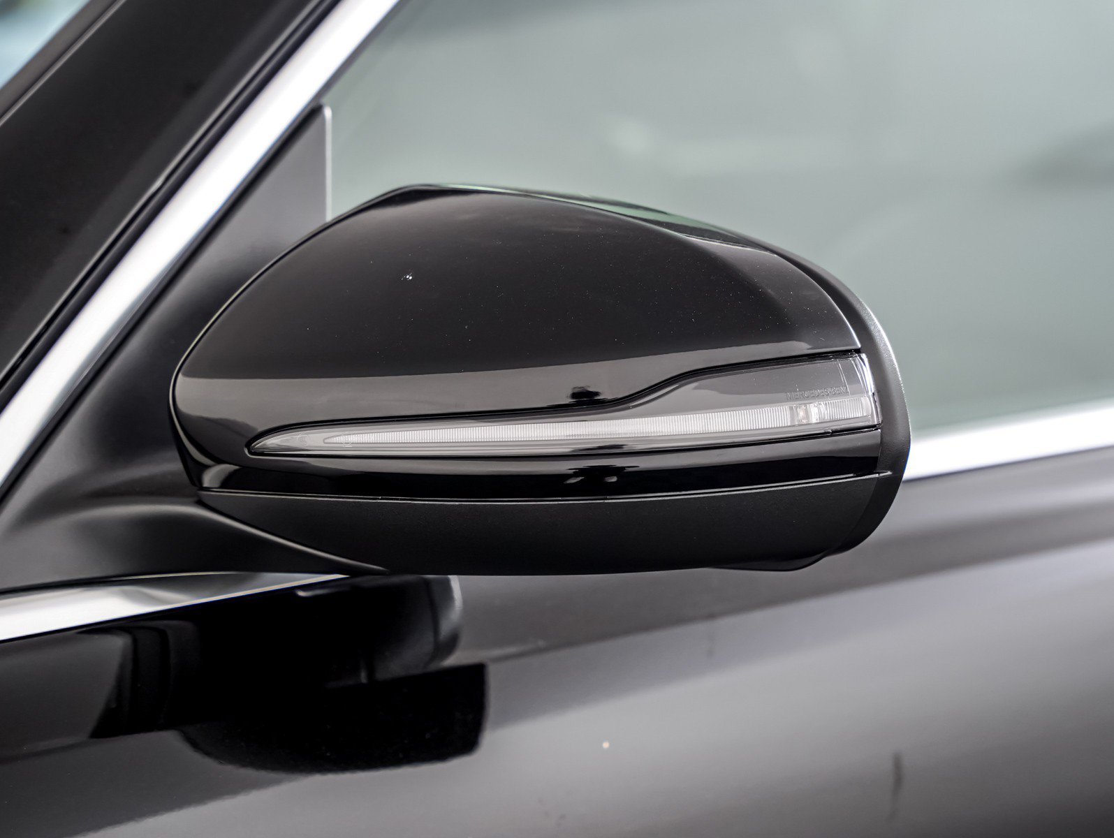 New 2026 Night Black Mercedes-Benz GLB 250 image 24