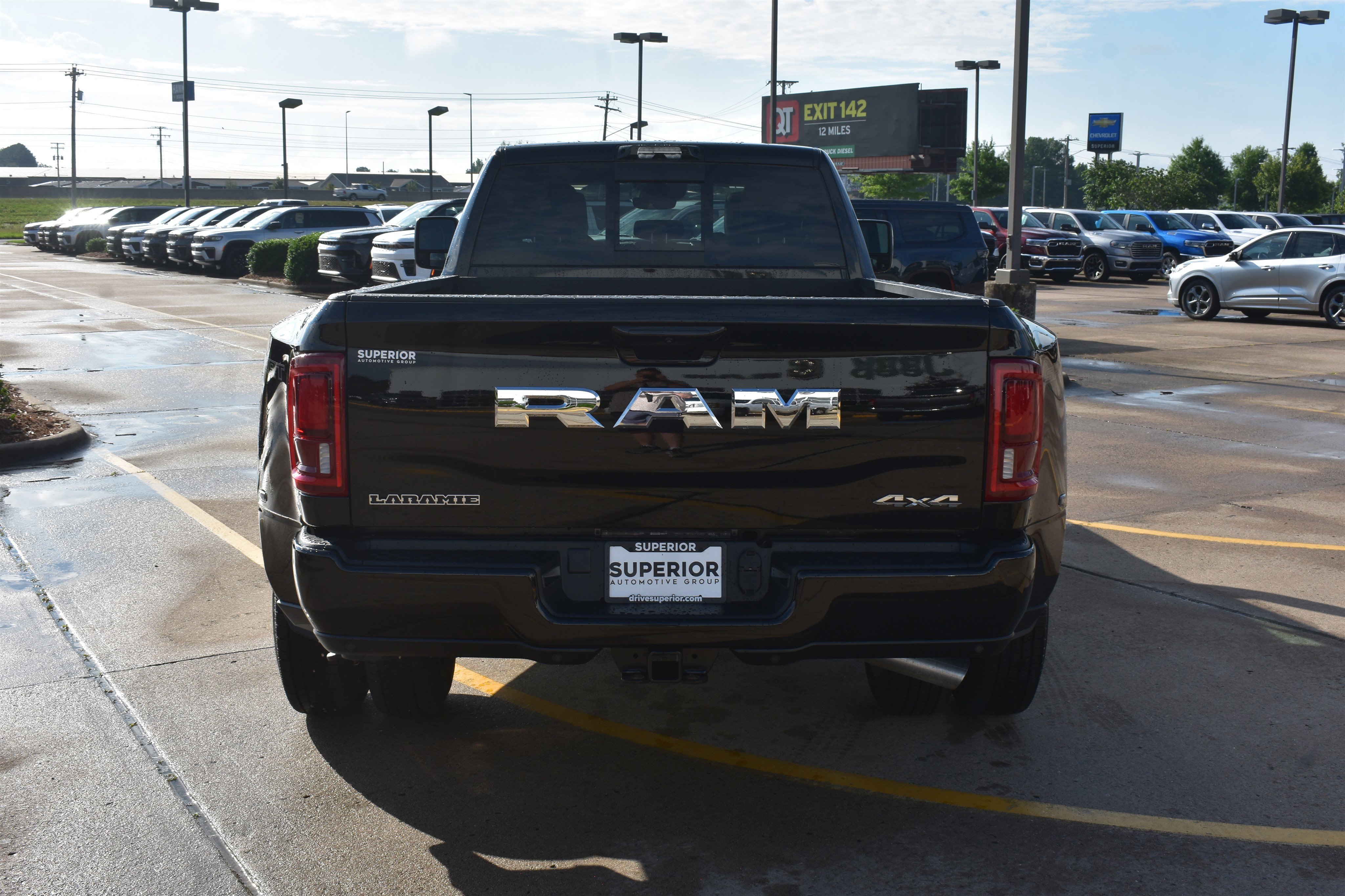 New 2026 Diamond Black Crystal Pearl-Coat Exterior Paint RAM Laramie image 6