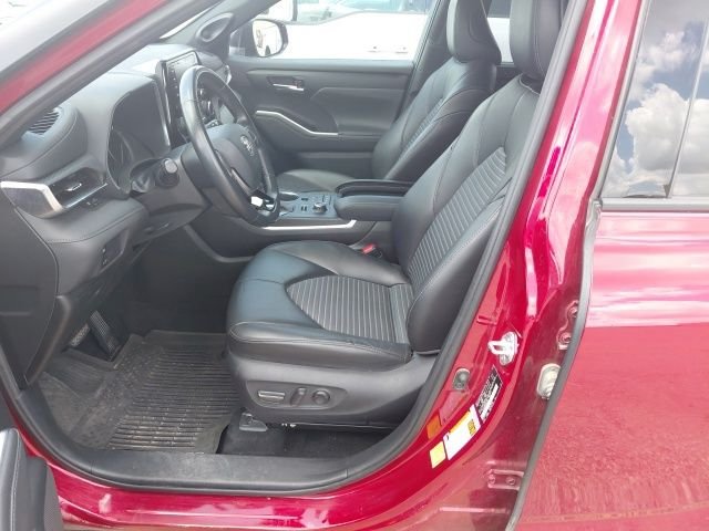 Used 2021 Red Toyota XSE image 3