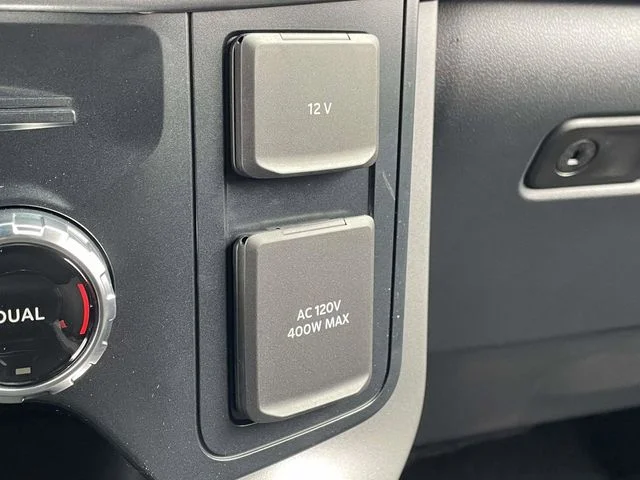 2025 Ford F-150 XLT - Photo 10
