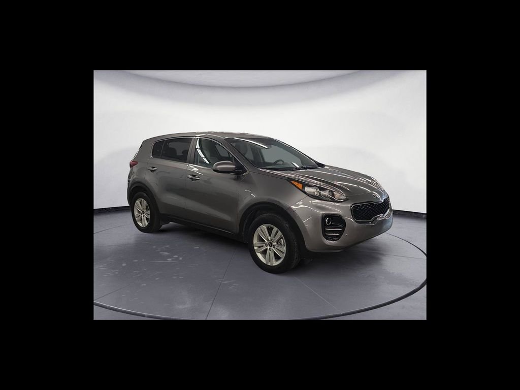 Used 2018 Silver Kia LX image 8