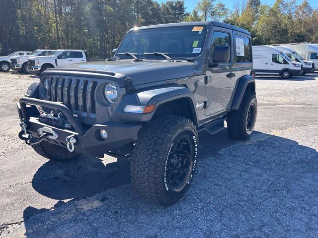 Used 2019 Gray Jeep Sport S image 4