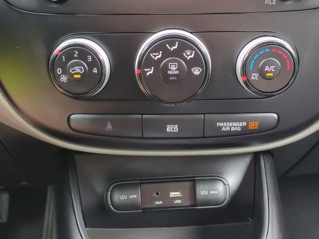 Used 2016 Black Kia Base image 19