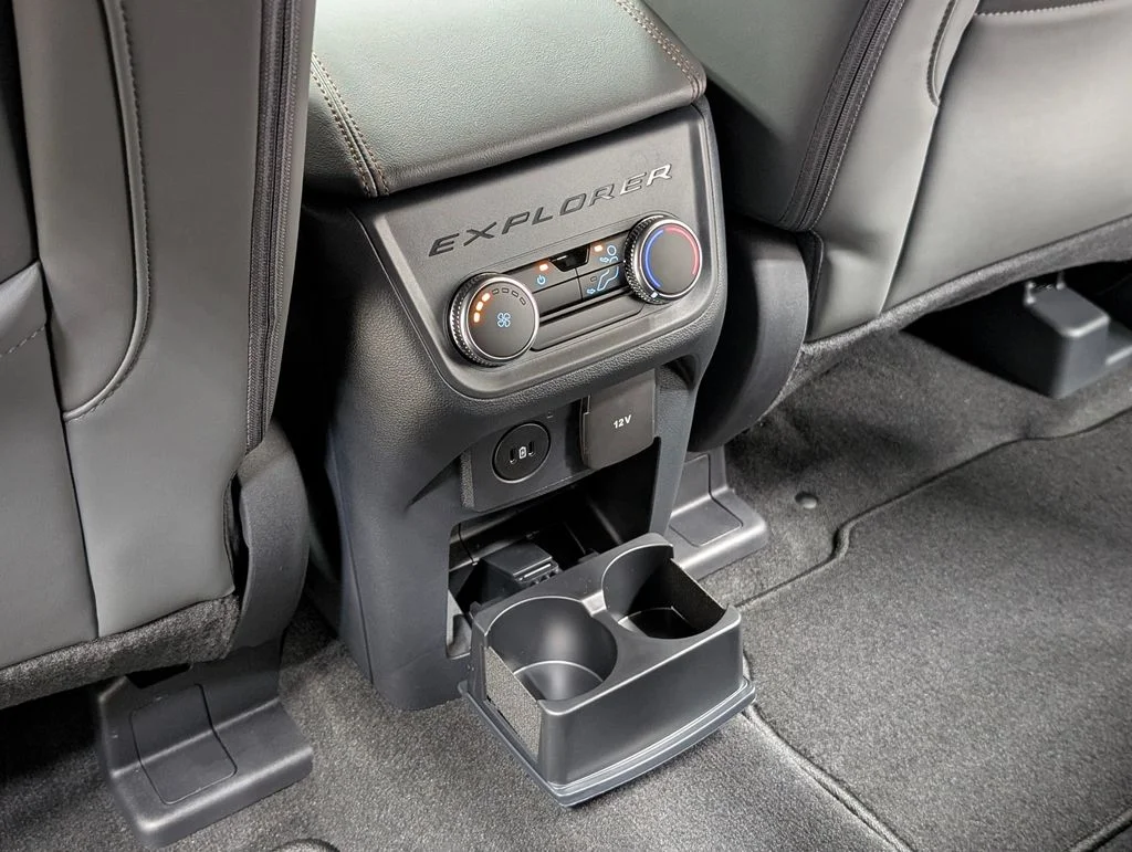 New 2027 Avalanche Gray Ford Active image 15